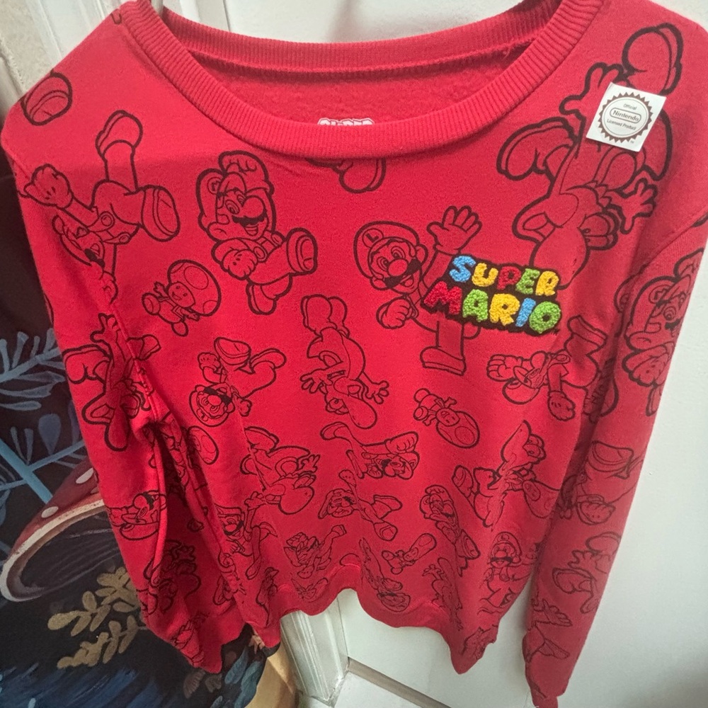 Men’s Super Mario Red Graphic Shirt (M)